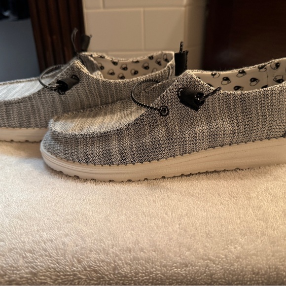 NWT Women’s Hey Dude Wendy Size 8 - Picture 3 of 5